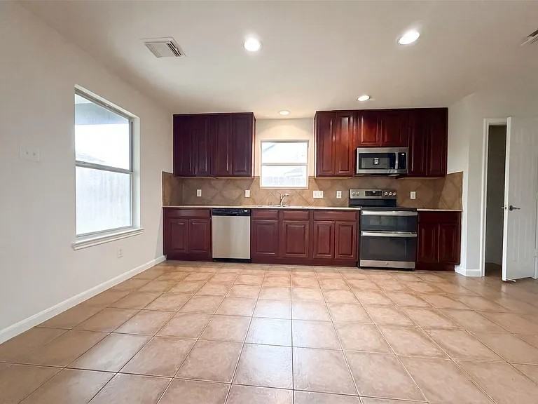 2611 Skyview Shadow Court - Photo 2 of 10