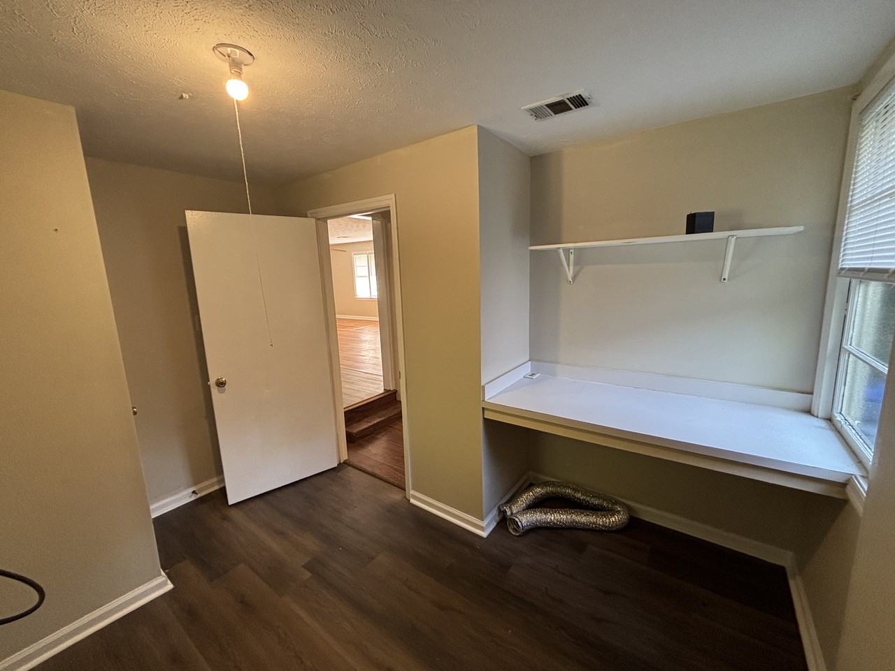 2673 Fernwood Ave - Photo 5 of 12