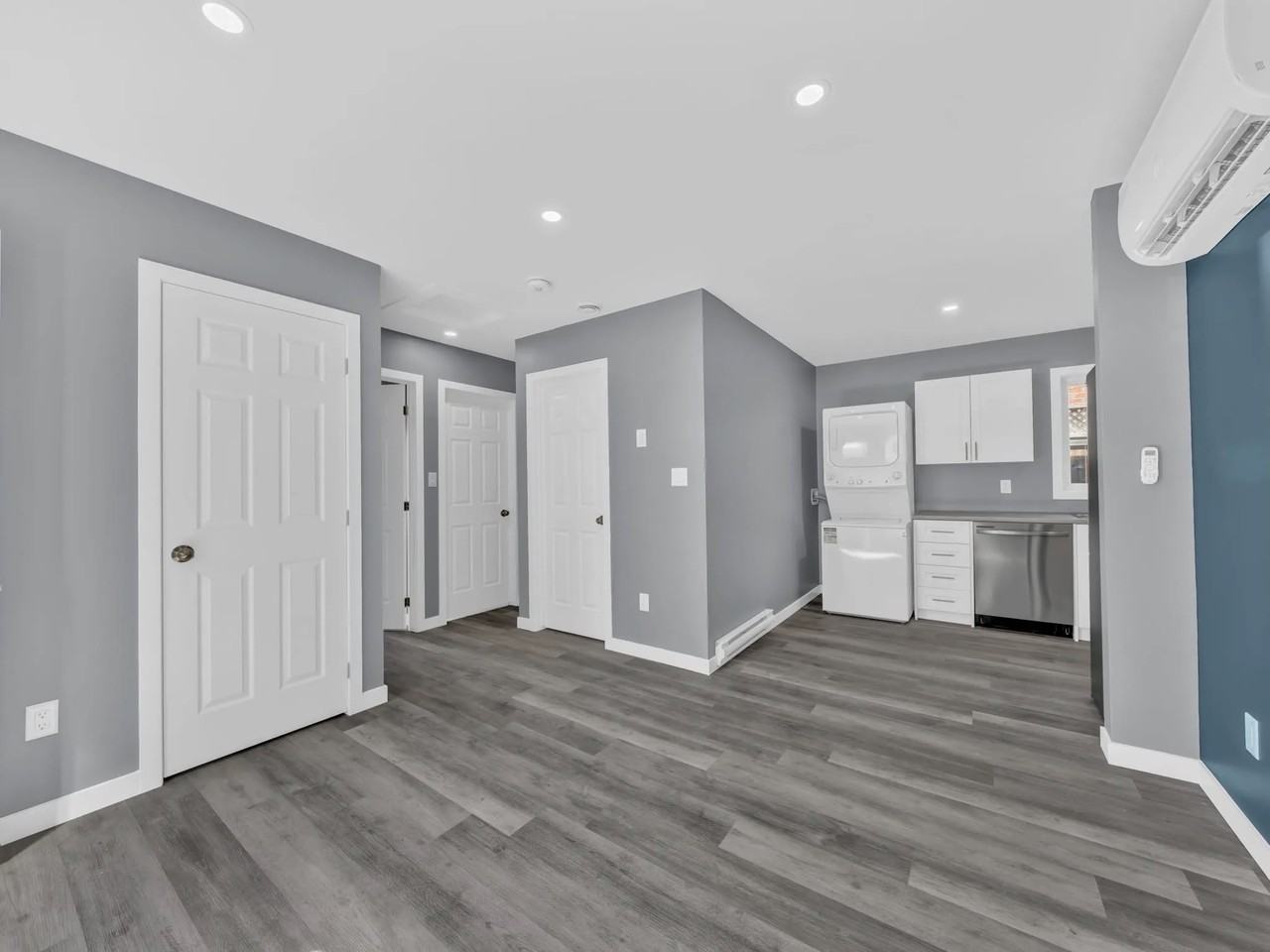 915 Curry Ave - Photo 3 of 14