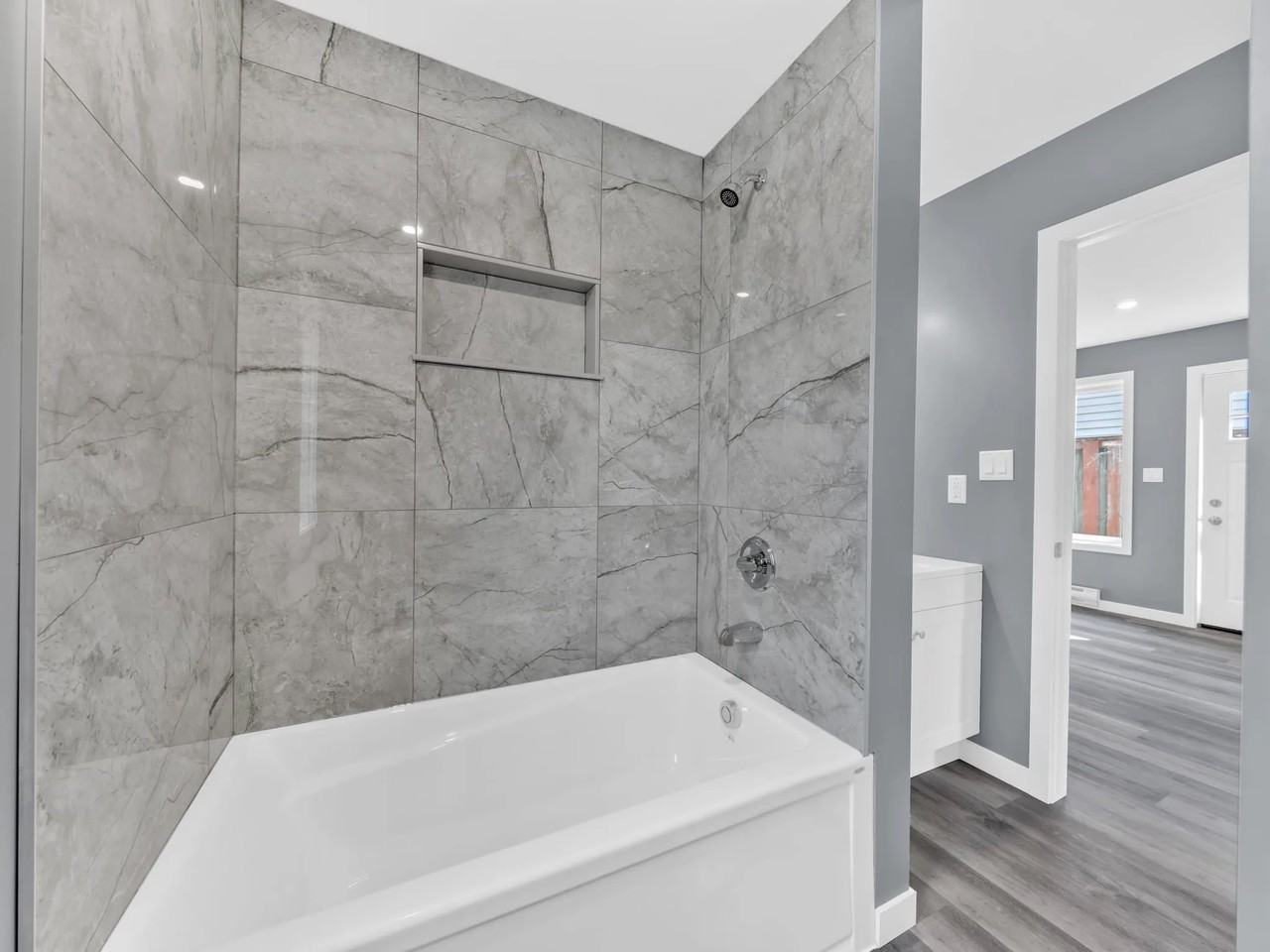 915 Curry Ave - Photo 6 of 14