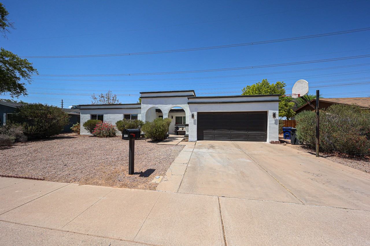 2902 W Straford Dr - Photo 4 of 40