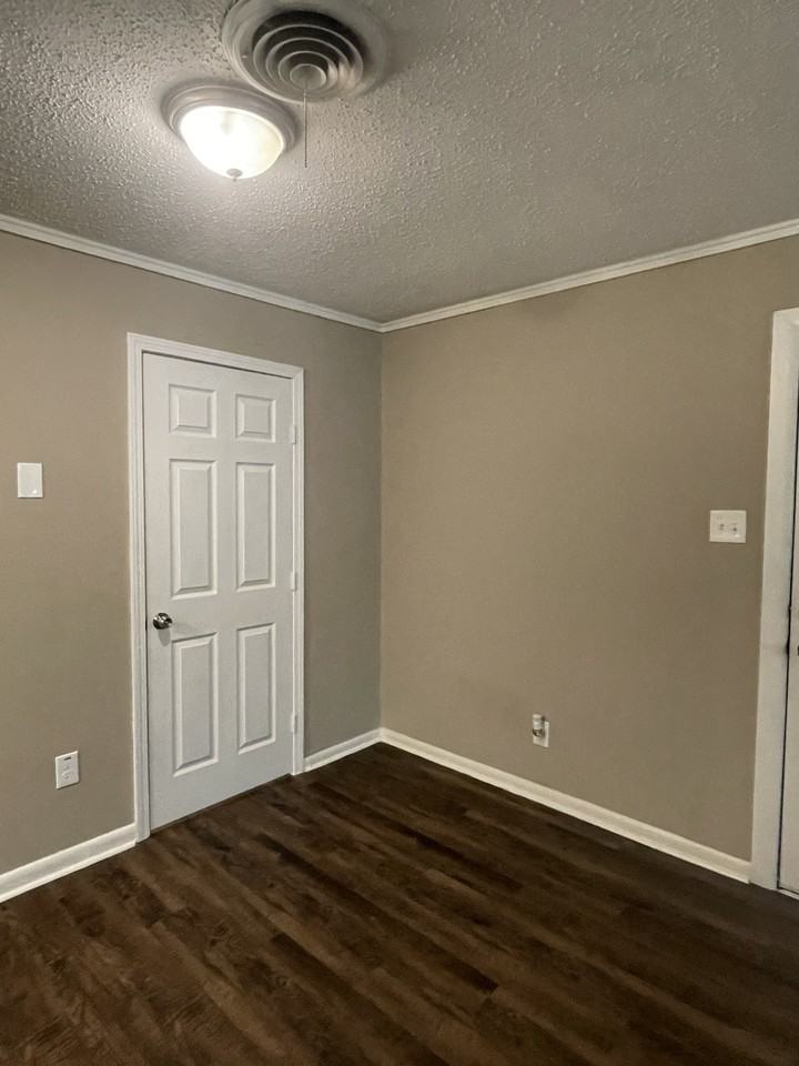 9114 Malabri Dr - Photo 5 of 19