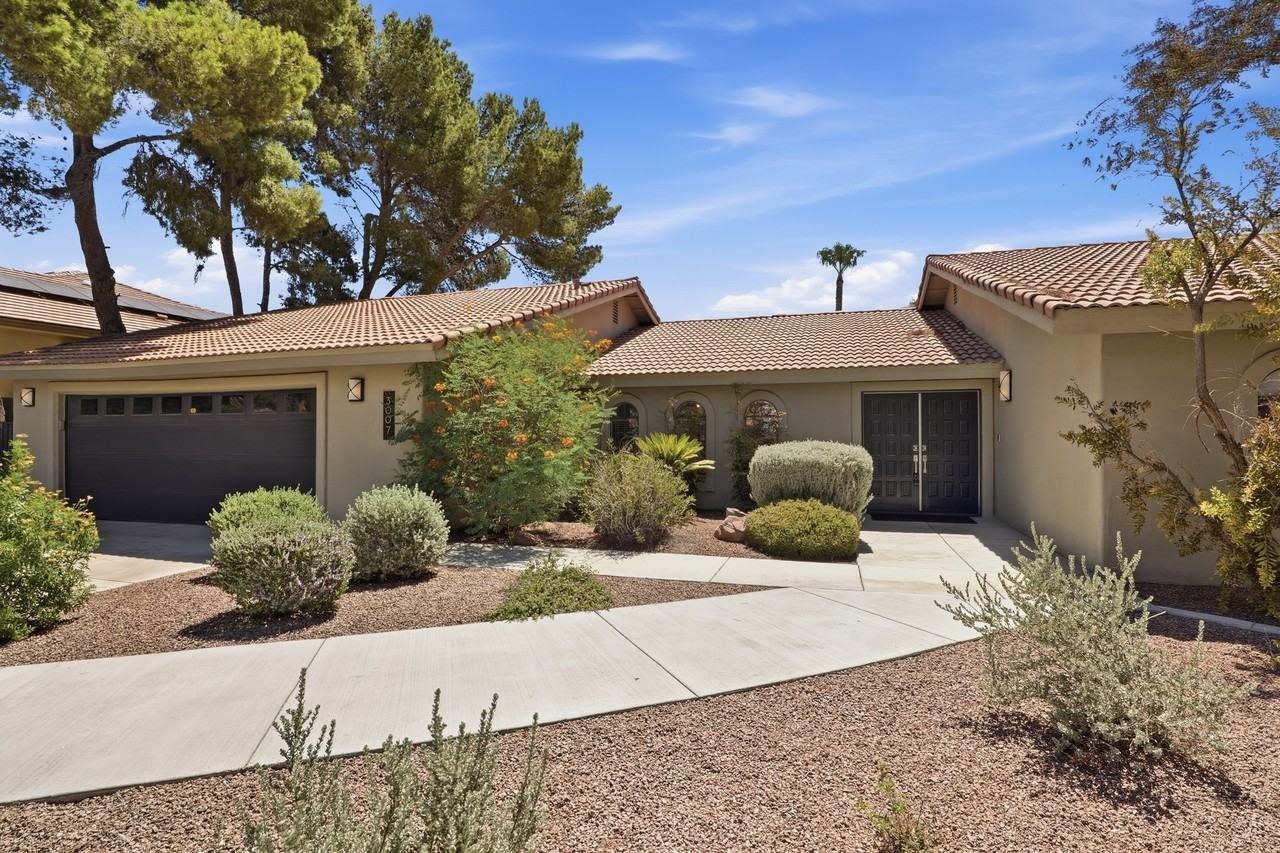 3007 La Mesa Dr