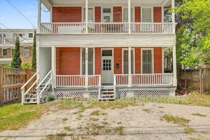 featured image of 512 E Waldburg Ln
