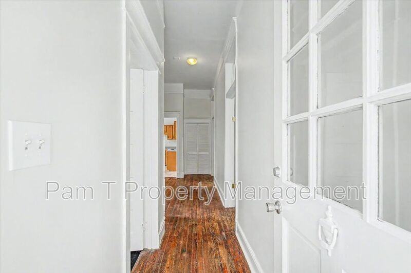 512 E Waldburg Ln - Photo 5 of 20