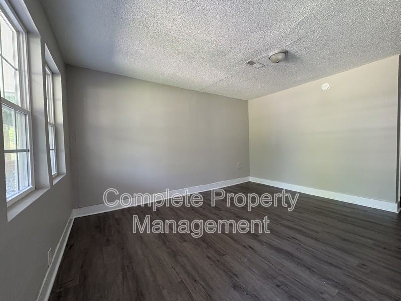 725 Avenue G - Photo 4 of 14