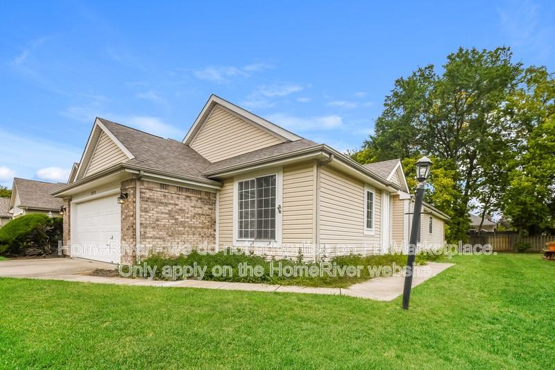 18578 Piers End Dr - Photo 2 of 17