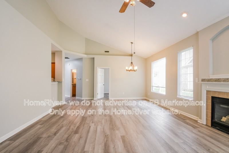 18578 Piers End Dr - Photo 3 of 17