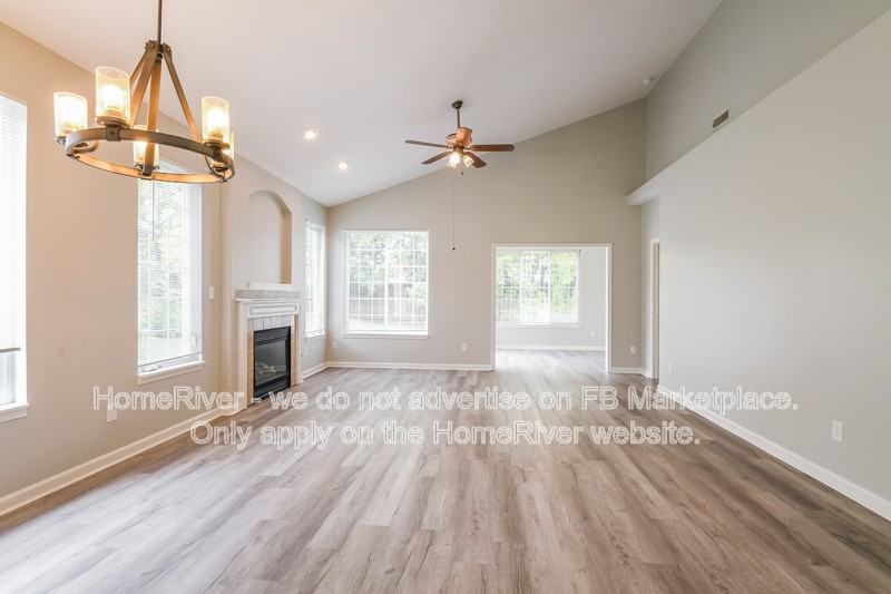 18578 Piers End Dr - Photo 4 of 17
