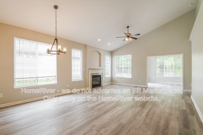 18578 Piers End Dr - Photo 5 of 17