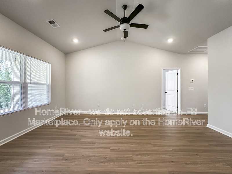 389 Chedworth Dr - Photo 6 of 25