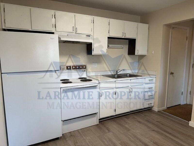 2310 E Garfield St #B1 - Photo 4 of 9