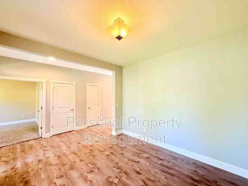 14317 Ne 40th Cir - Photo 2 of 47