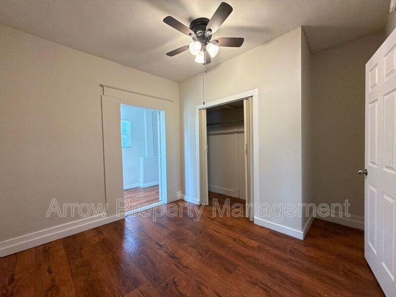 1215 Peach St #2 - Photo 6 of 11