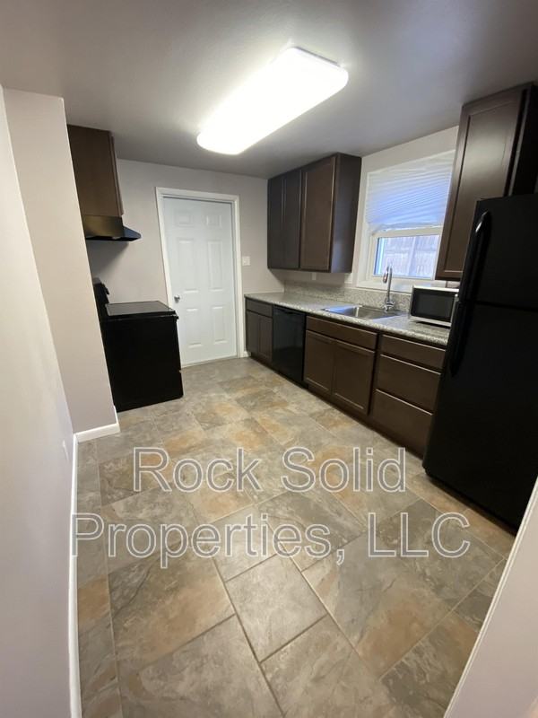 2020 Dunn Ave - Photo 5 of 20