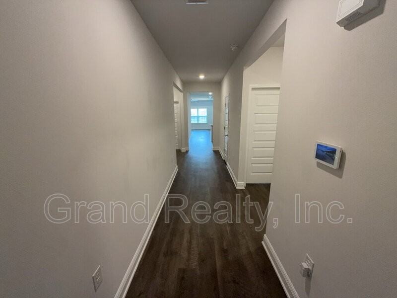 3757 Hawks Landing Cir - Photo 2 of 28
