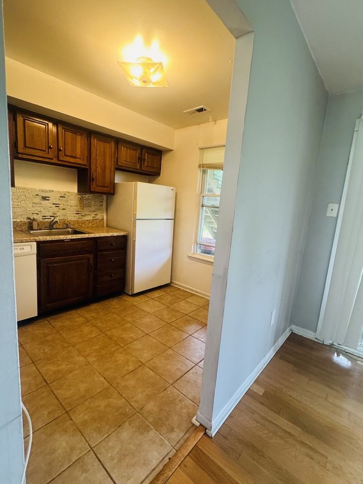 121 Willow Turn #A - Photo 5 of 16