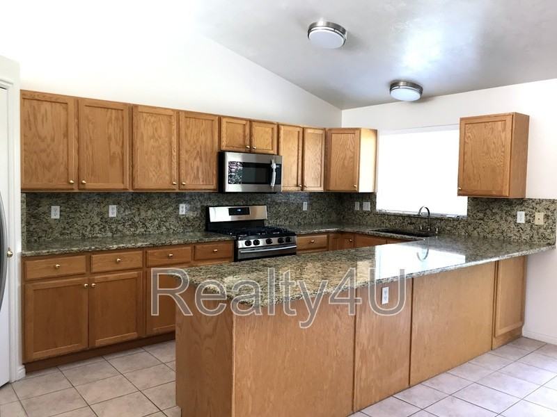 941 Eastnorth - Photo 4 of 12