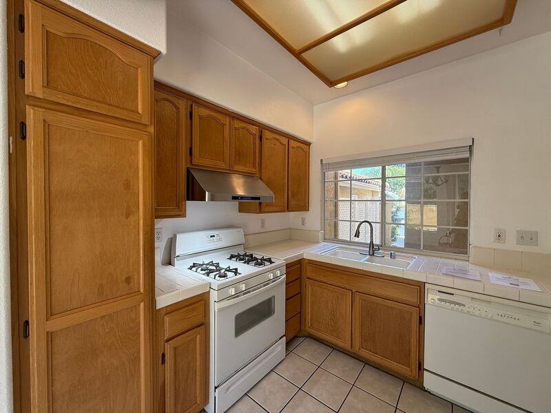 10880 Creekbridge Pl - Photo 5 of 18