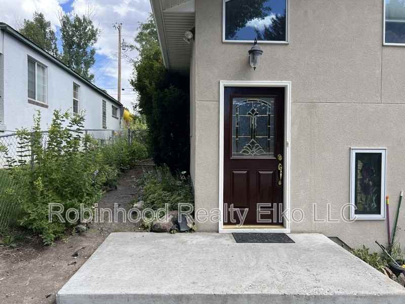 165 W Oak St - Photo 2 of 32