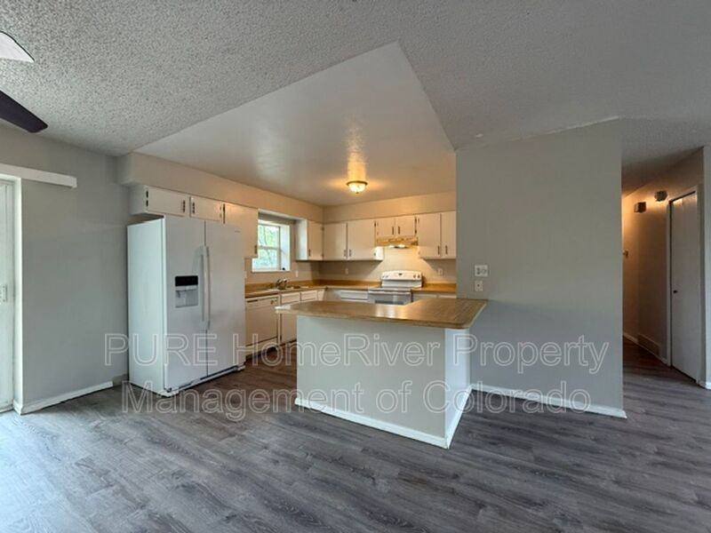 7140 Poteae Dr - Photo 6 of 15