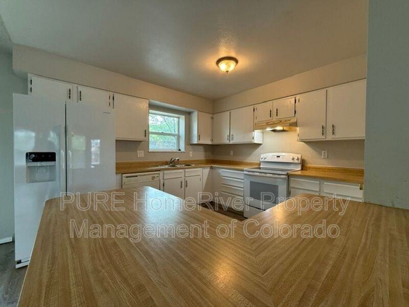 7140 Poteae Dr - Photo 7 of 15