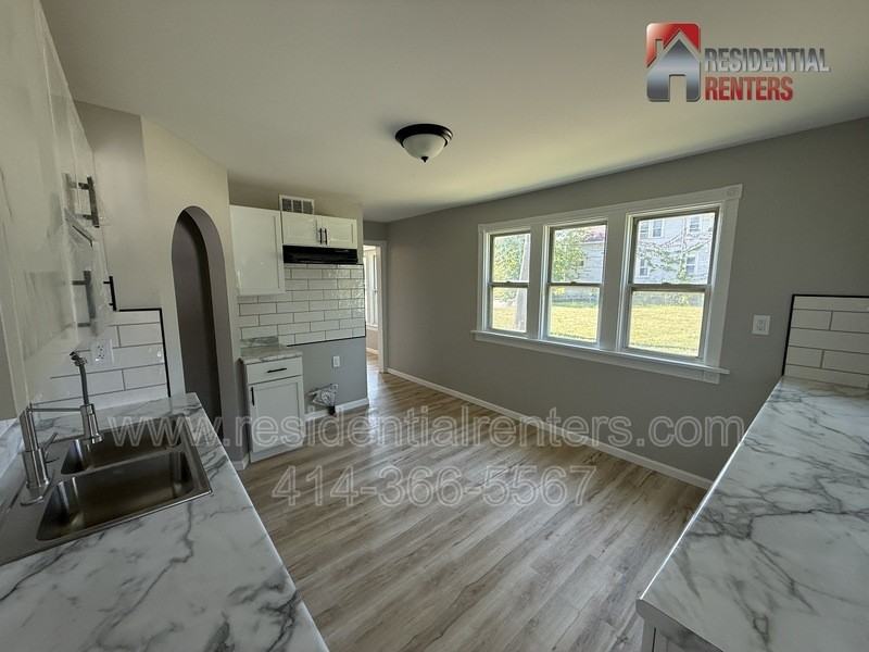 3351 N 6th St - Photo 3 of 10