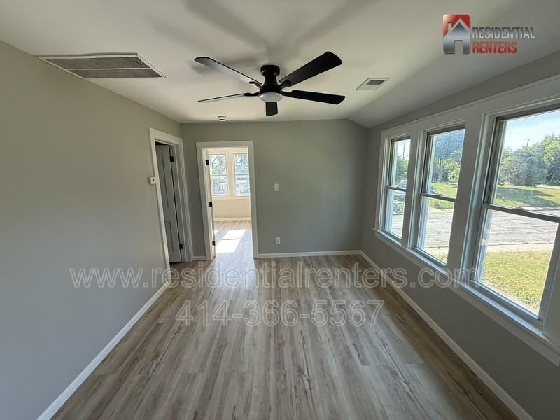 3351 N 6th St - Photo 2 of 7
