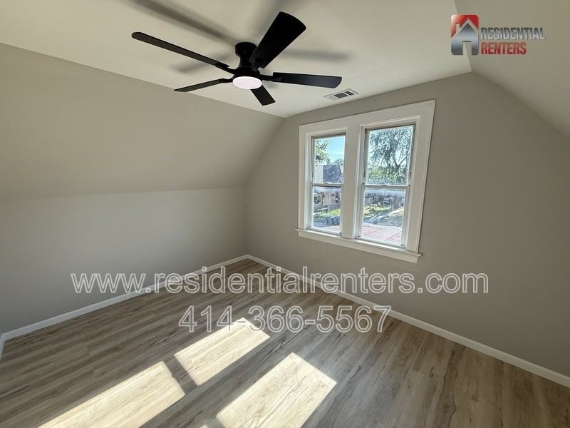 3351 N 6th St - Photo 4 of 7