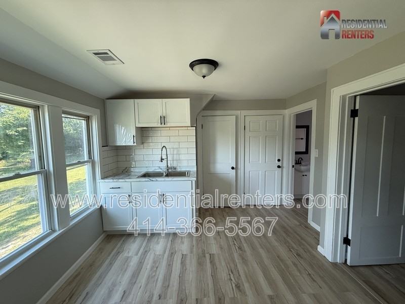 3351 N 6th St - Photo 6 of 7