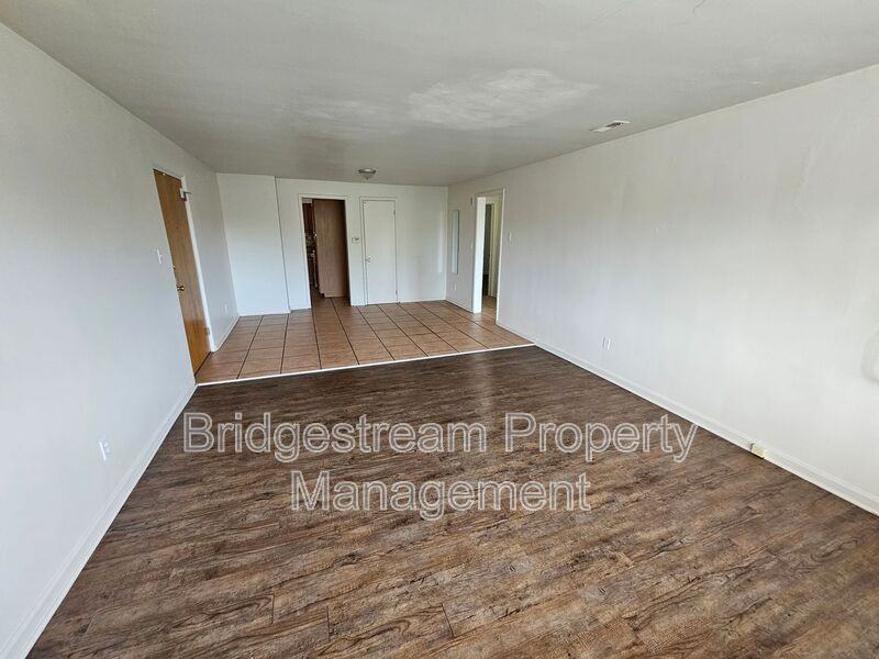 917 Cherry Dr #6 - Photo 2 of 12