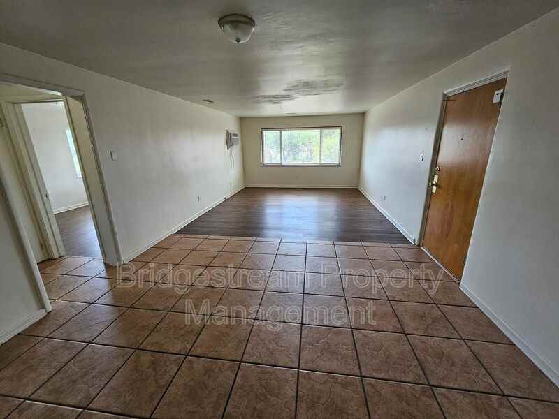 917 Cherry Dr #6 - Photo 3 of 12