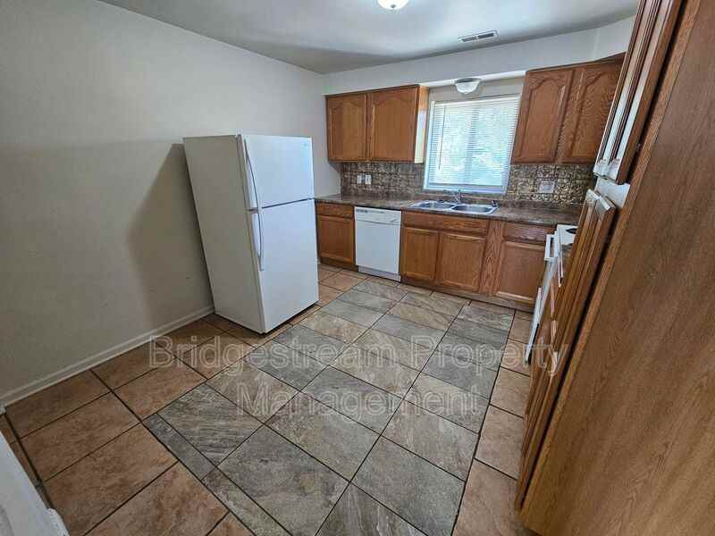 917 Cherry Dr #6 - Photo 4 of 12