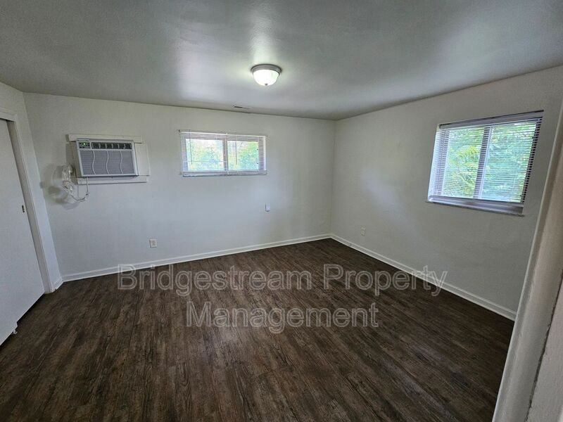 917 Cherry Dr #6 - Photo 7 of 12