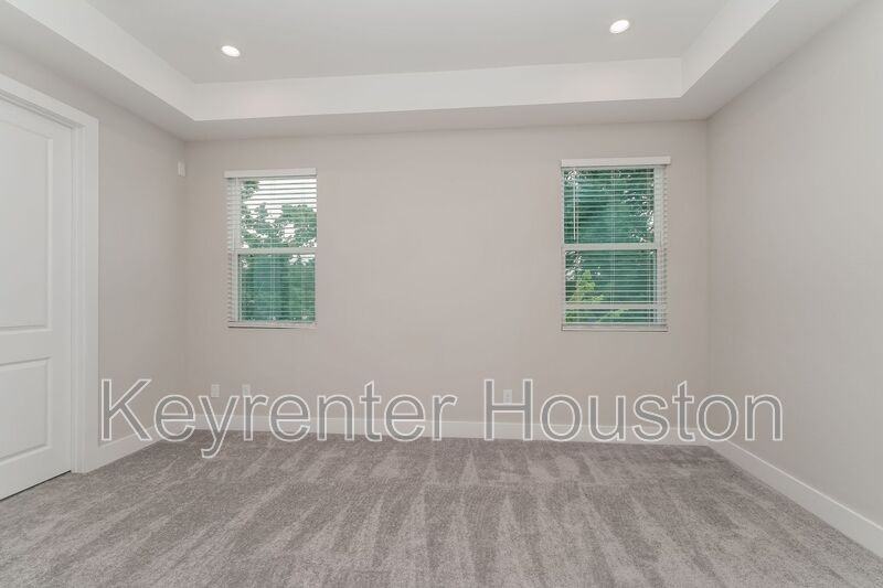 8318 Curry Rd - Photo 7 of 15