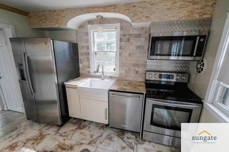 7023 Deerfield Rd - Photo 4 of 26