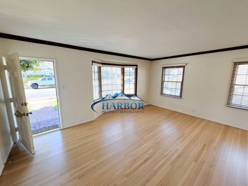 2632 S Averill Ave - Photo 2 of 22