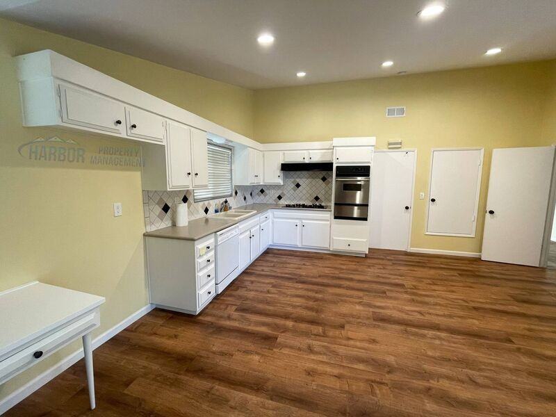 6932 Willowtree Dr - Photo 7 of 34