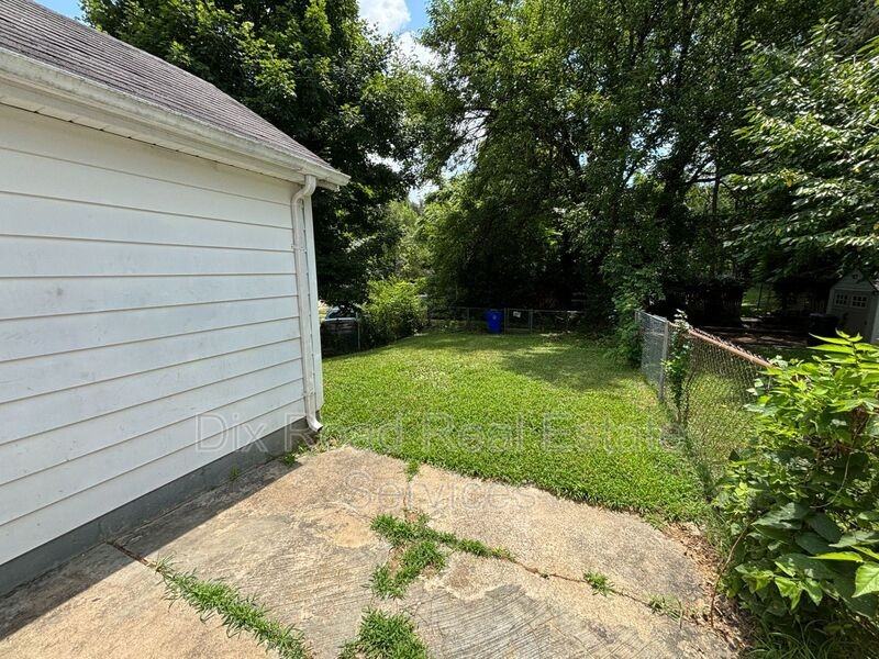1211 Franklin St - Photo 3 of 22