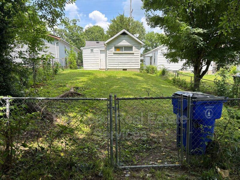 1211 Franklin St - Photo 5 of 22