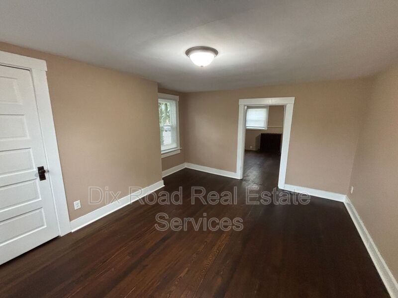 1581 Madison Ave - Photo 7 of 31