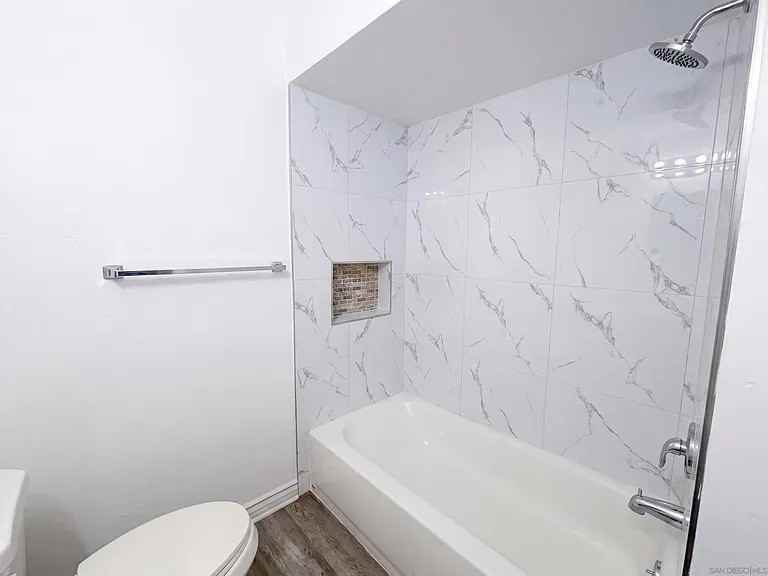 5229 Irwin Avenue - Photo 7 of 9