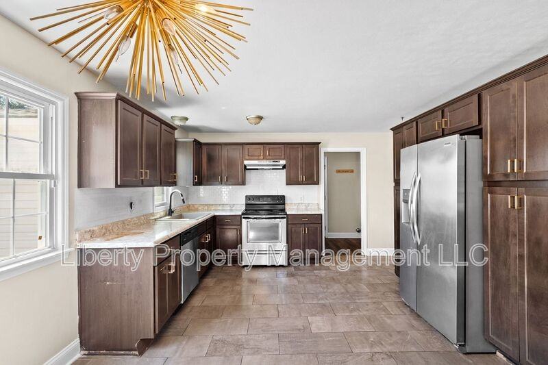 4905 Ashton Rd - Photo 3 of 19