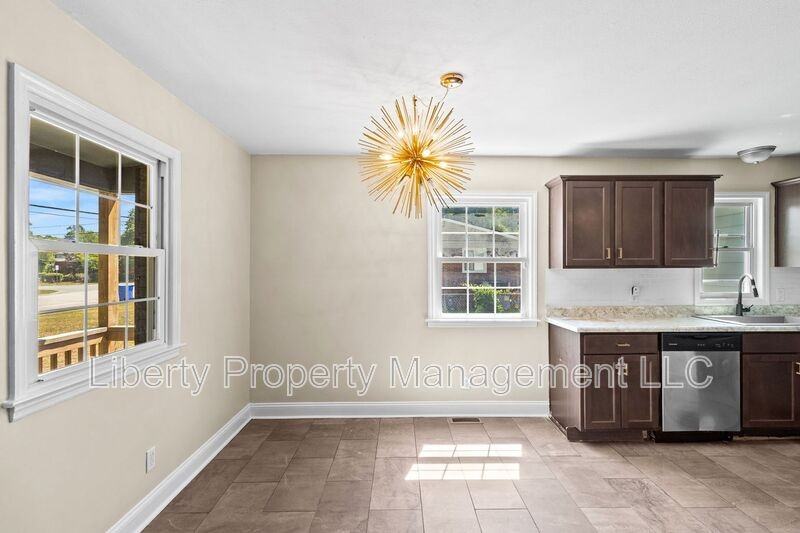 4905 Ashton Rd - Photo 4 of 19
