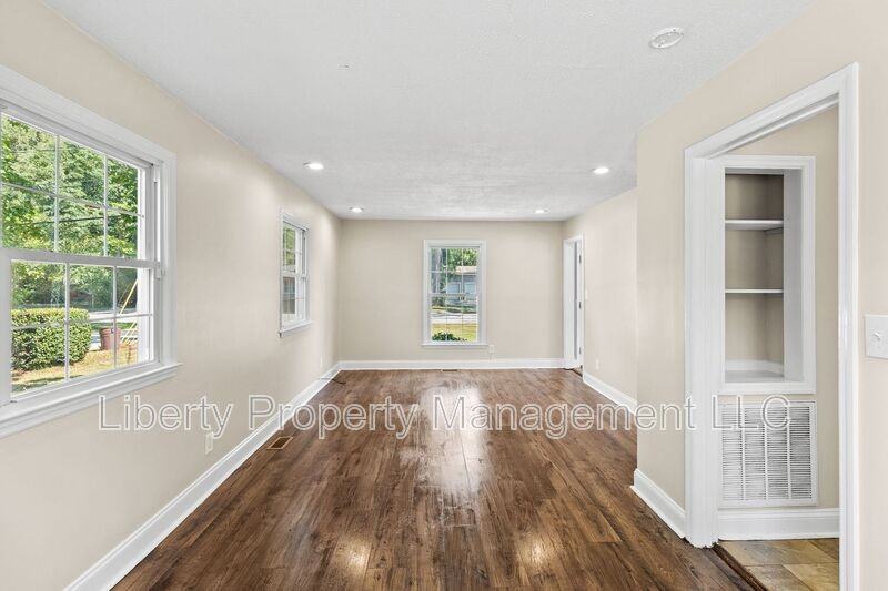 4905 Ashton Rd - Photo 5 of 19