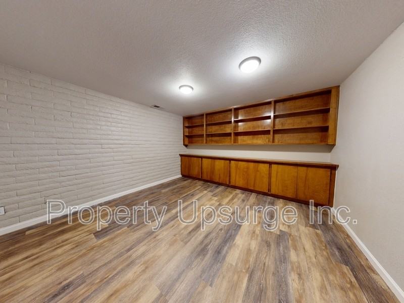 2051 Hilltop Dr - Photo 7 of 8