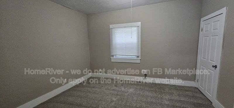 121 N Gladstone Ave - Photo 3 of 15