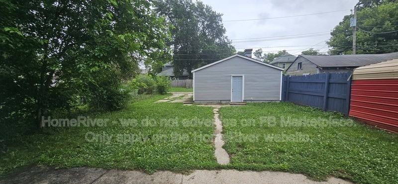 121 N Gladstone Ave - Photo 6 of 15