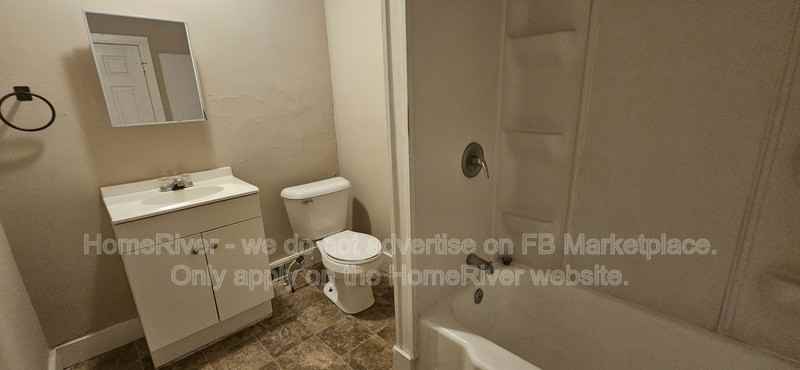 121 N Gladstone Ave - Photo 7 of 15