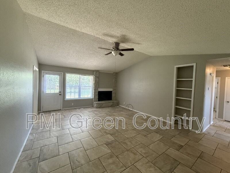 900 W Norman St - Photo 6 of 24